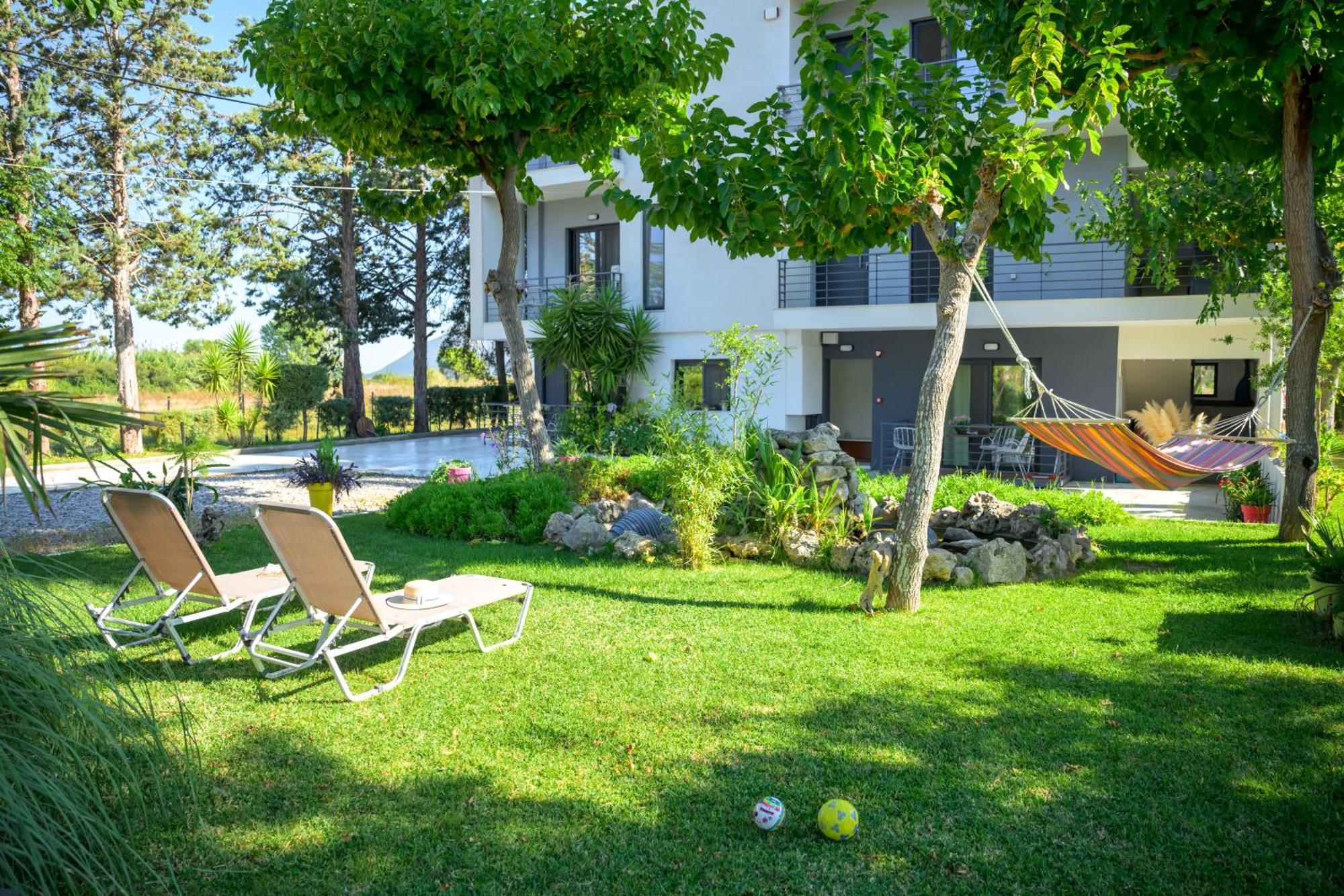 Bikini Apartments Kariótai Extérieur photo